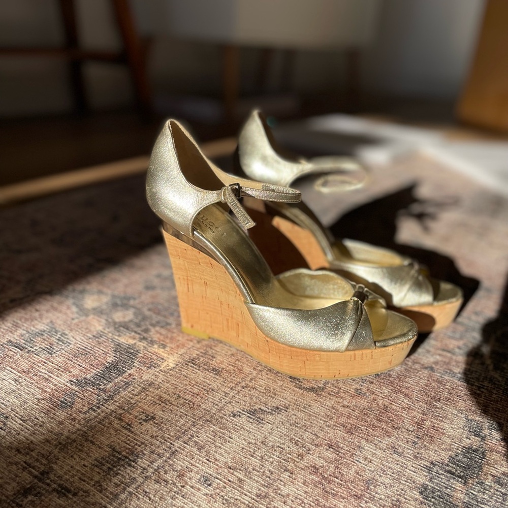 Gucci platform cork gold wedges - Size 6.5